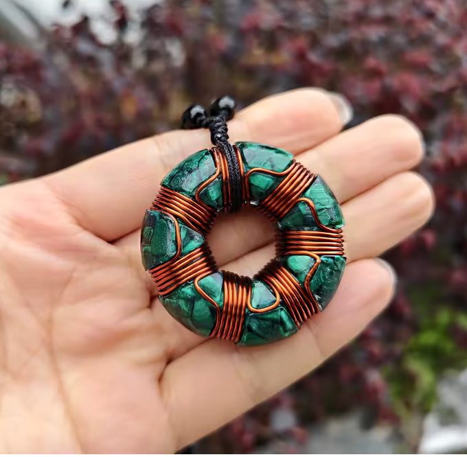 Collana con occhio di lapislazzuli e orgonite
