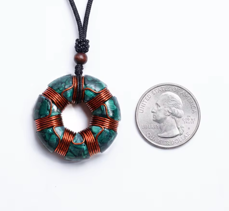 Collana con occhio di lapislazzuli e orgonite