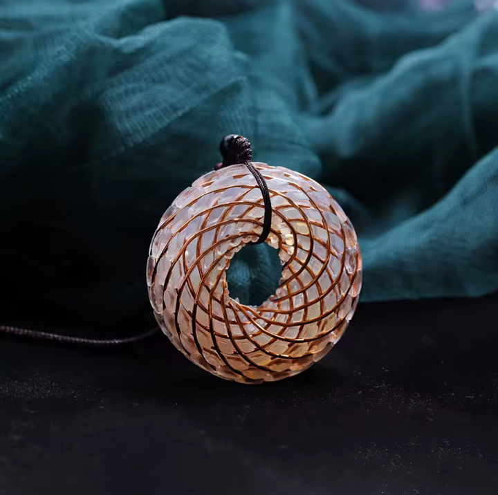 Collana con occhio di lapislazzuli e orgonite