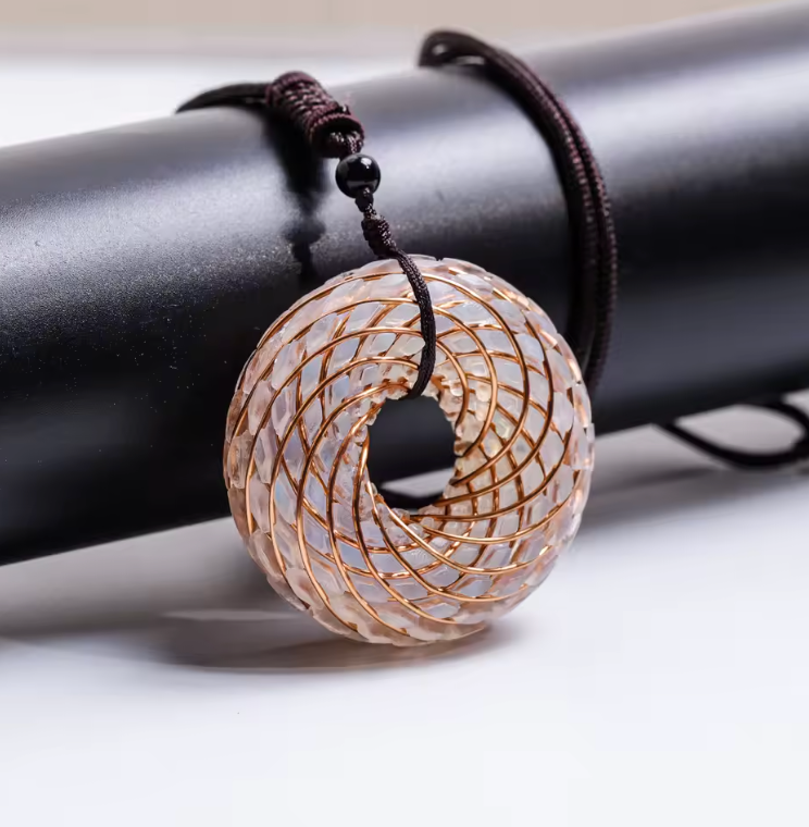 Collana con occhio di lapislazzuli e orgonite