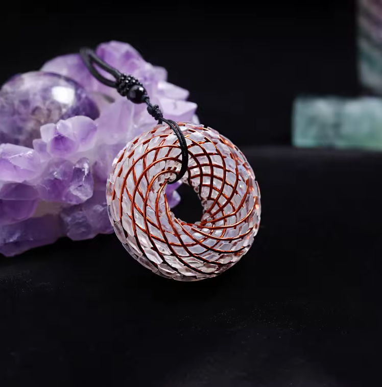 Collana con occhio di lapislazzuli e orgonite