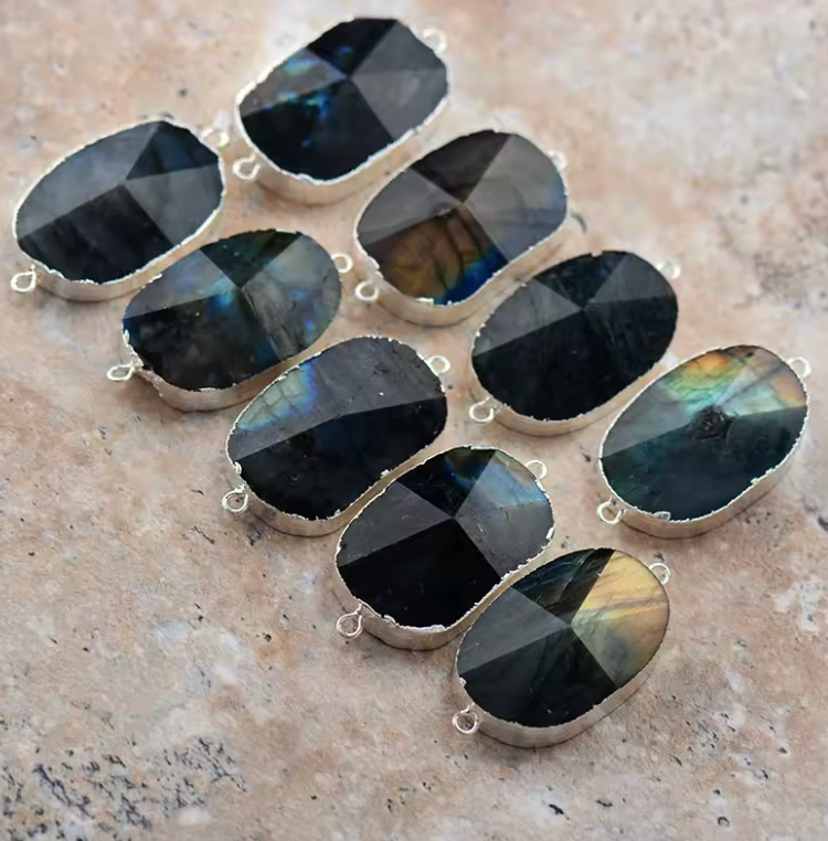 Bellissimo braccialetto avvolgente in labradorite