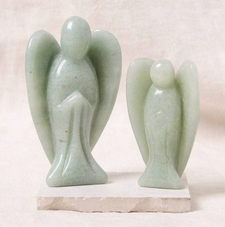 Statuetta di angelo custode in pietra naturale