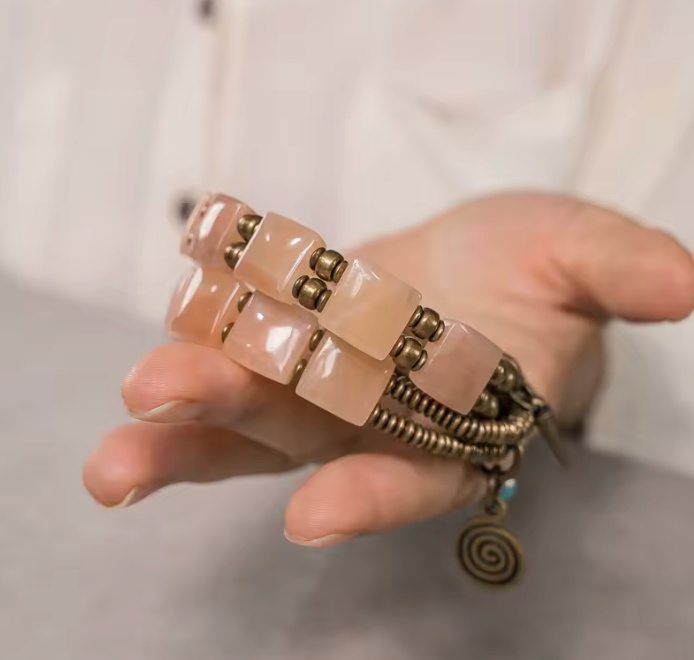 Braccialetto in rame con avventurina rosa