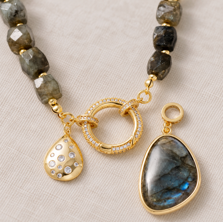 Celest Pearl – Collana di pietre preziose