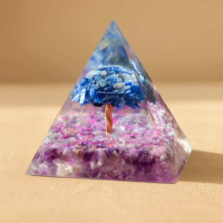 Piramide di Orgonite con Albero della Vita in Cianite