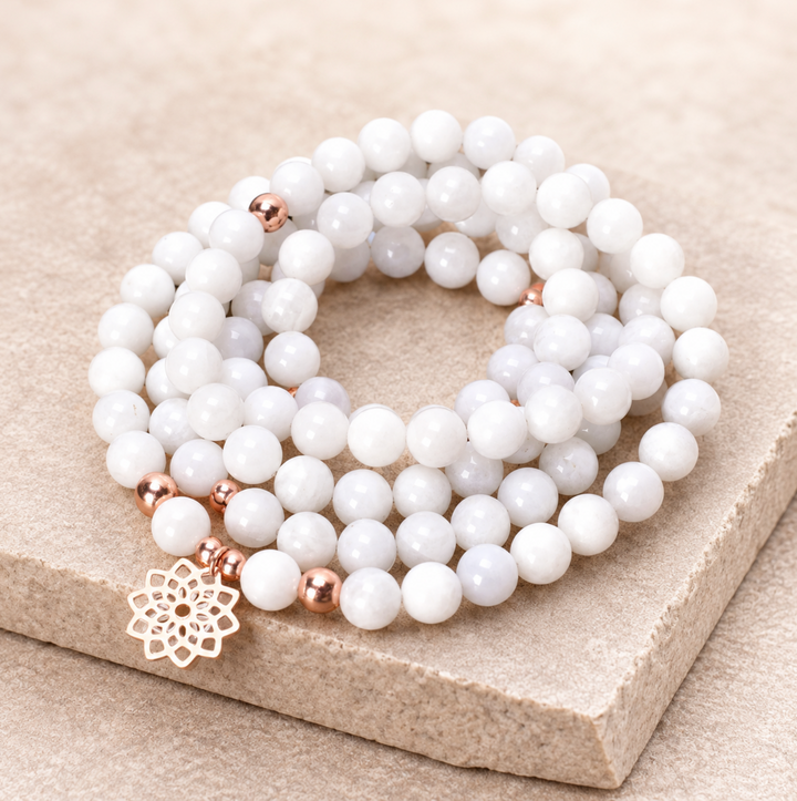 Collana Mala con fiore di pietra di luna