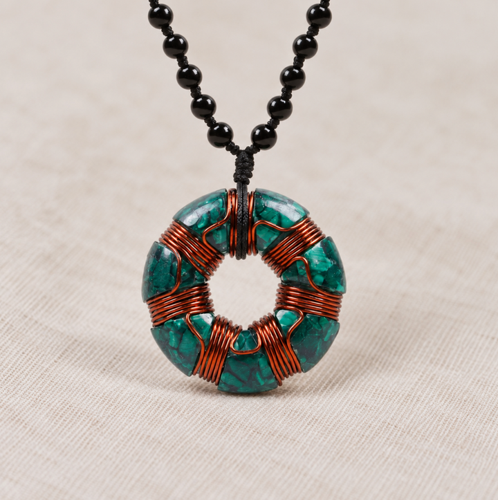 Collana con occhio di lapislazzuli e orgonite