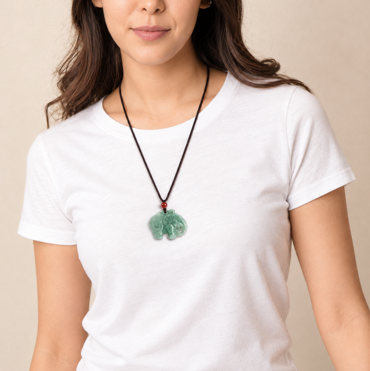Collana con elefantino di giada.