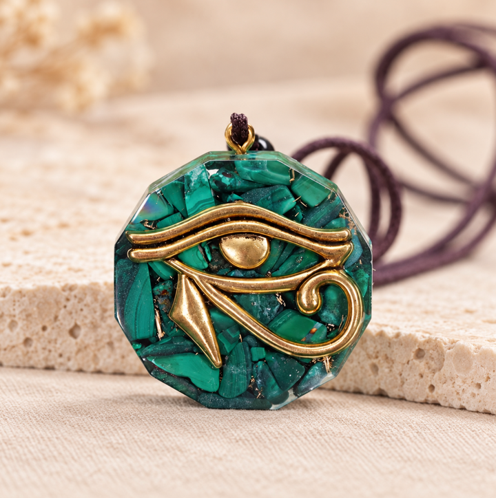Collana con occhio di malachite orgonico