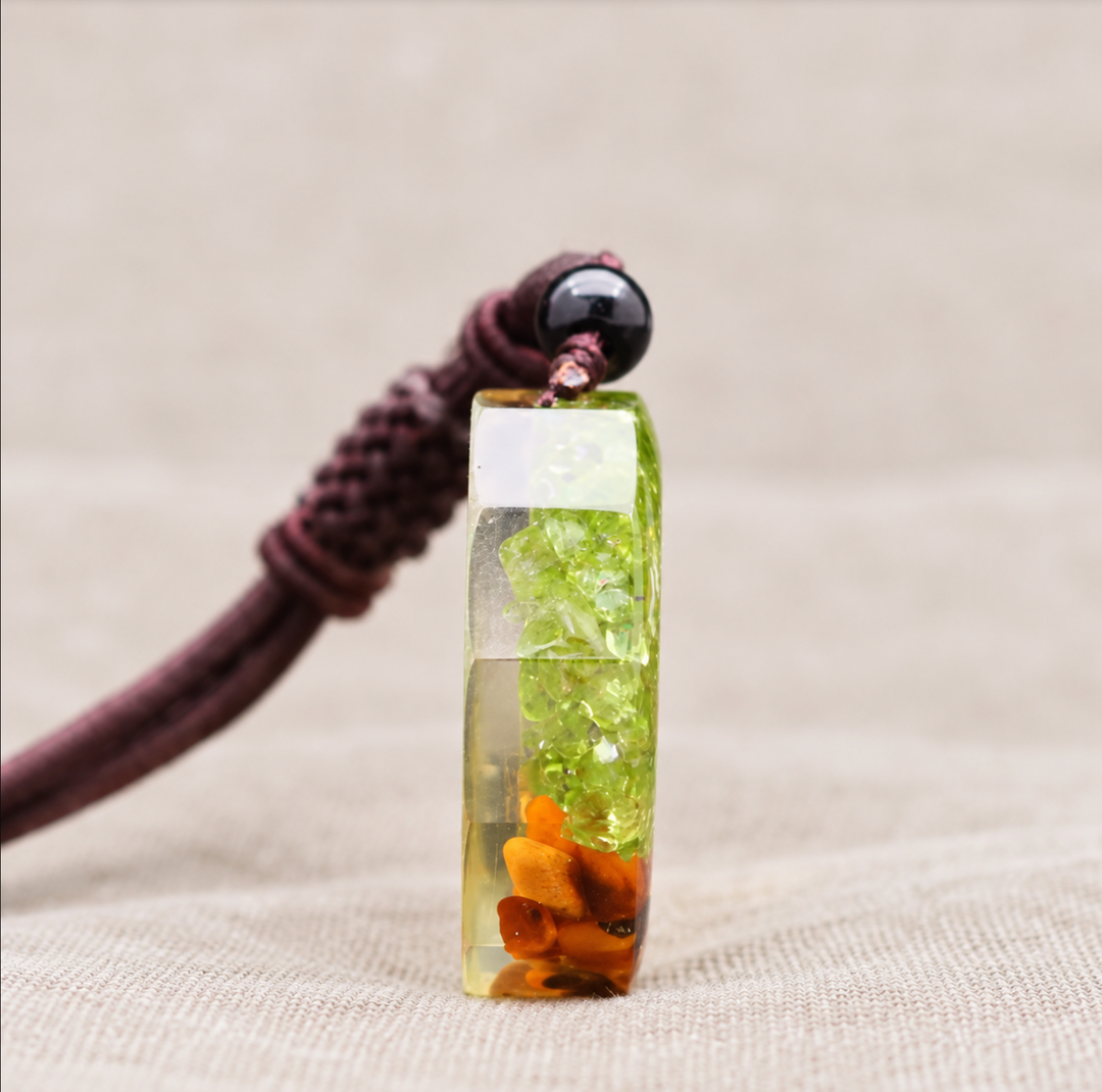 Collana con albero della vita in peridoto