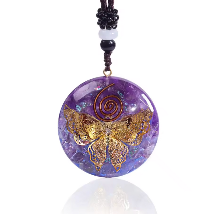 Collana con ametista a forma di farfalla e orgonite.